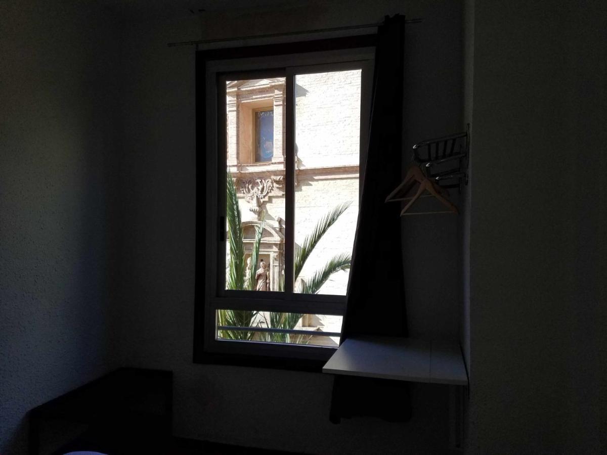 Russafa Youth Hostel Valencia Buitenkant foto