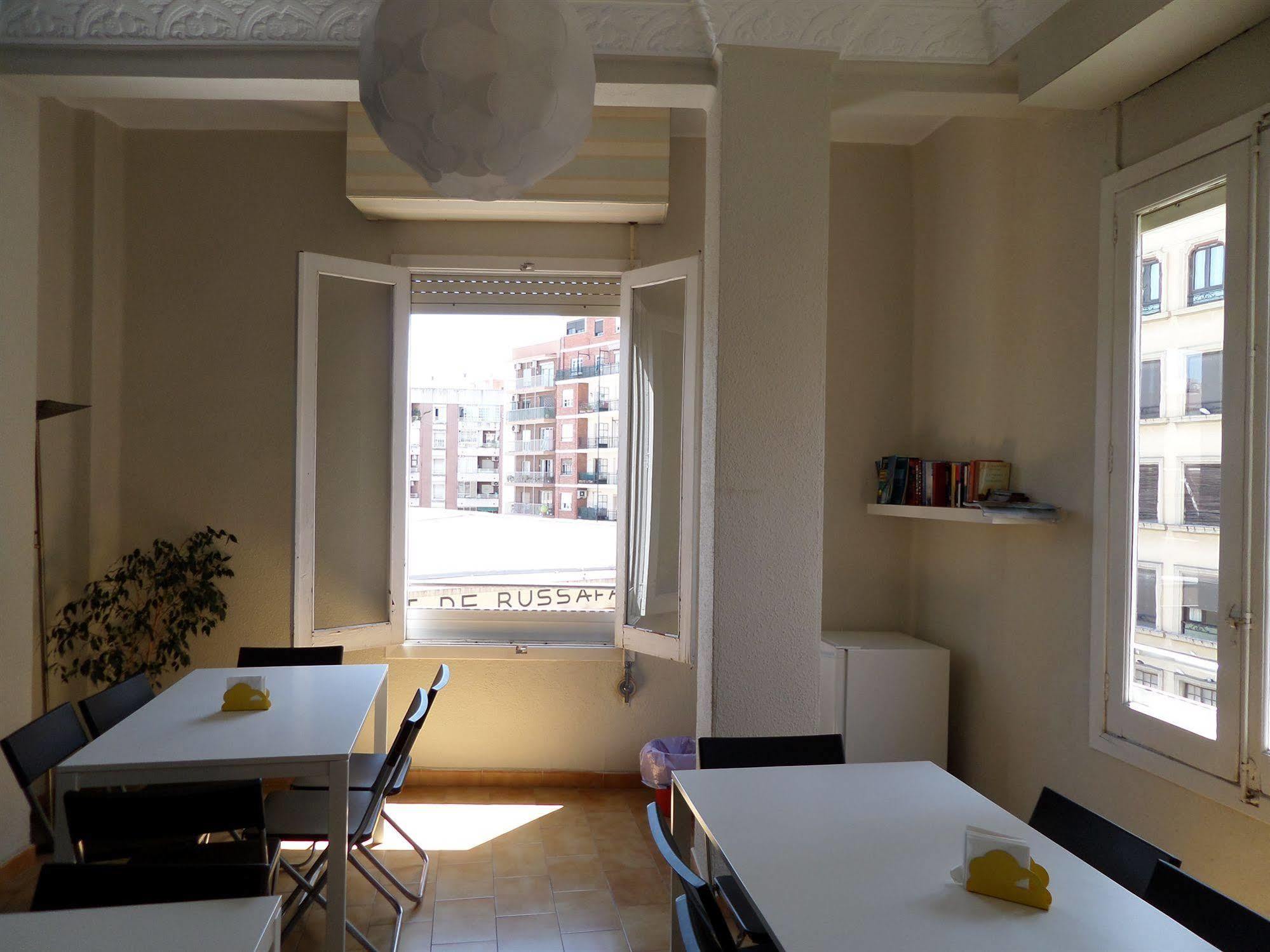 Russafa Youth Hostel Valencia Buitenkant foto